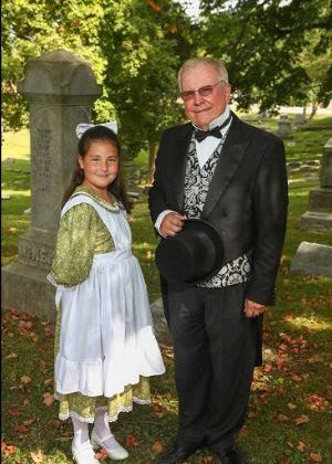 ‘Vintage Voices’ Celebrates 20 Years in Alton Cemetery