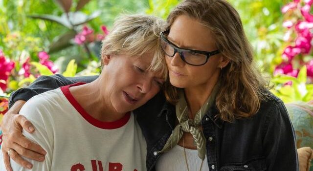 Teamwork, Grit and Two Great Actresses Stand Out in ‘Nyad’ Biopic
