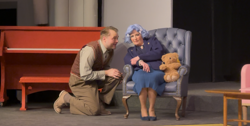 Stray Dog Theatre’s ‘The Curious Savage’ is Sweet Comical Kiss